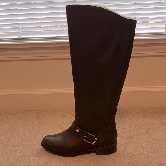 me Too Women’s Chocolate Brown Leather Riding boots with Buckle Size 6.5 - Picture 2 of 5